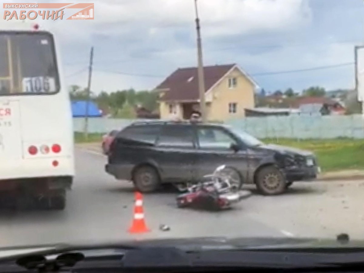 В Мотмосе сбили водителя мопеда ::Выксунский рабочий