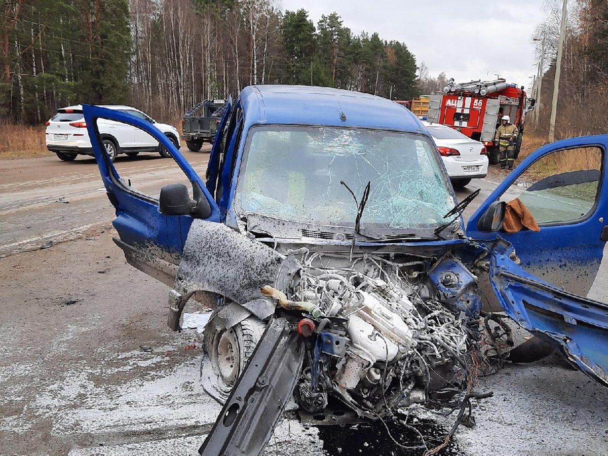 Серьёзное ДТП с участием трёх автомобилей произошло сегодня в районе ЛПК  ::Выксунский рабочий