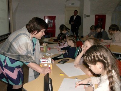 Свыше 40 школьников приняли участие в изобразительном диктанте в Выксе (2019 г.)