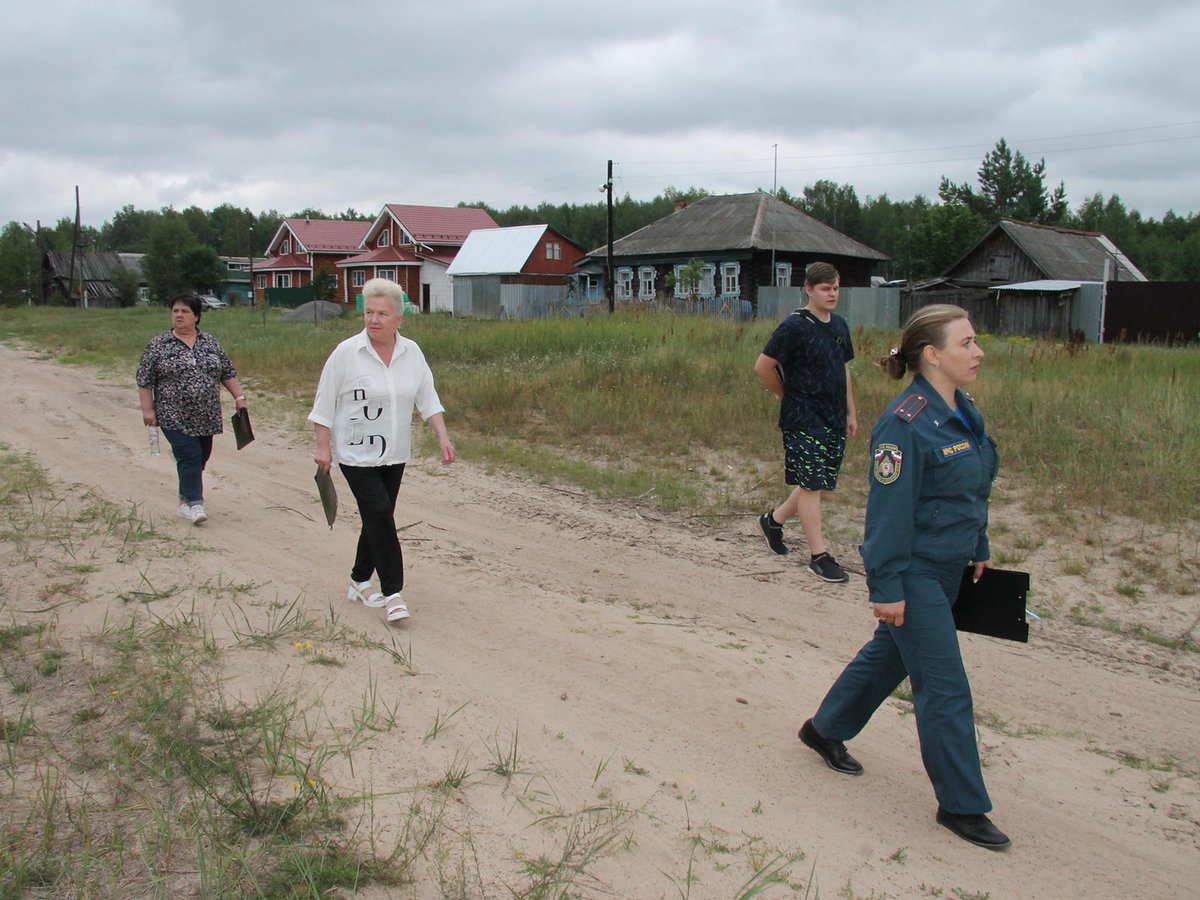 На помощь жителям Стрелки и Красного Бакена пришла мобильная бригада  ::Выксунский рабочий