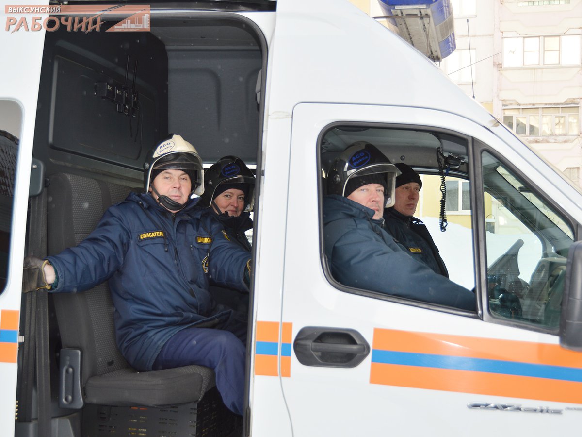 Не волнуйтесь, сейчас всех спасём! ::Выксунский рабочий