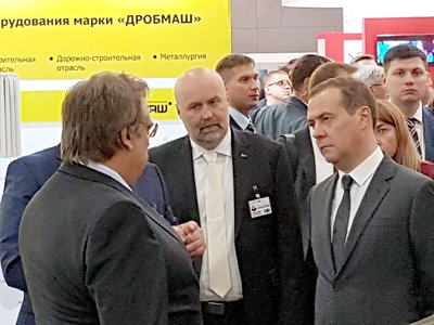 Дмитрий Медведев оценил потенциал выксунского завода