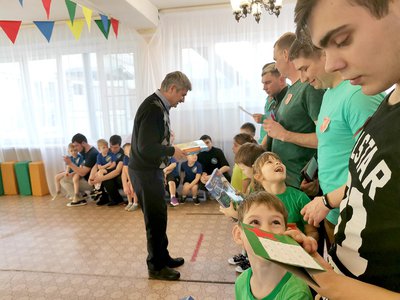 В детском саду №4 в Антоповке отметили День защитника Отечества соревнованиями, в которых дети участвовали вместе с папами (Выкса, 2020 г.)