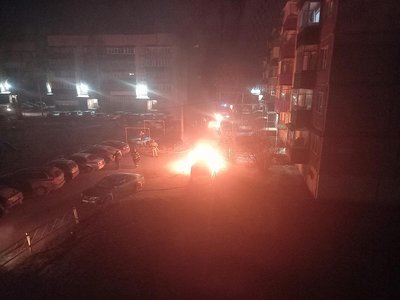 Автомобиль Volkswagen Polo сгорел ночью в м-не Гоголя (Выкса, 2020 г.)