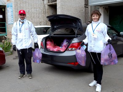 Волонтёры передали выксунцам 3000 продуктовых наборов от ОМК и фонда «ОМК-Участие»