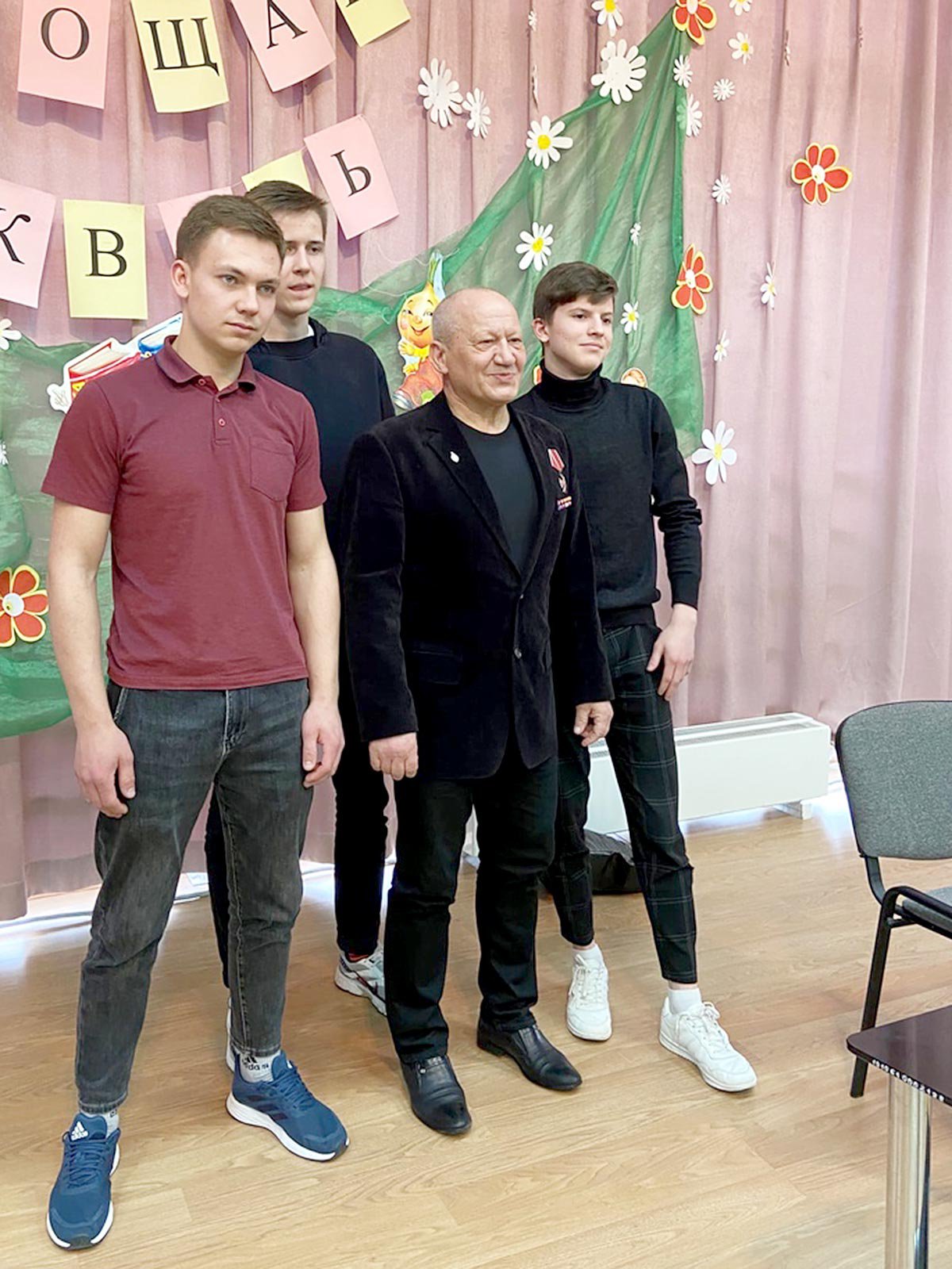 Гимназисты встретились с Евгением Макаровым