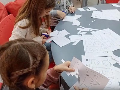 Дружбинские школьники научились делать виртуальные очки в центре «Точка роста»