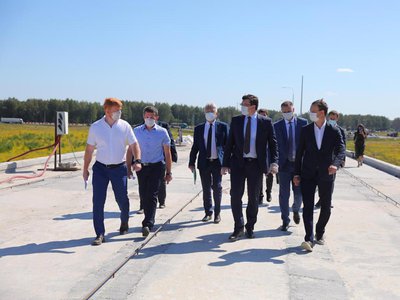Глеб Никитин провёл выездное совещание на месте строительства новой дороги (Ольгино, 2020 г.)