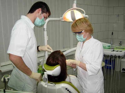 Стоматологии в Нижегородской области принимают только экстренных пациентов