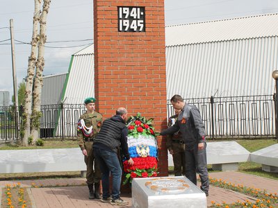 Митинг у памятника погибшим заводчанам 7 мая 2025 года