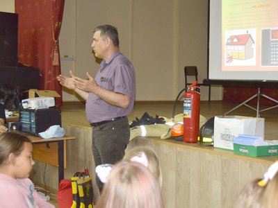Сотрудники «Эколант» учили детей в «Костре» пожарной безопасности