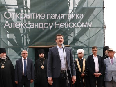 Глеб Никитин принял участие в закладке капсулы в основание памятника Александру Невскому