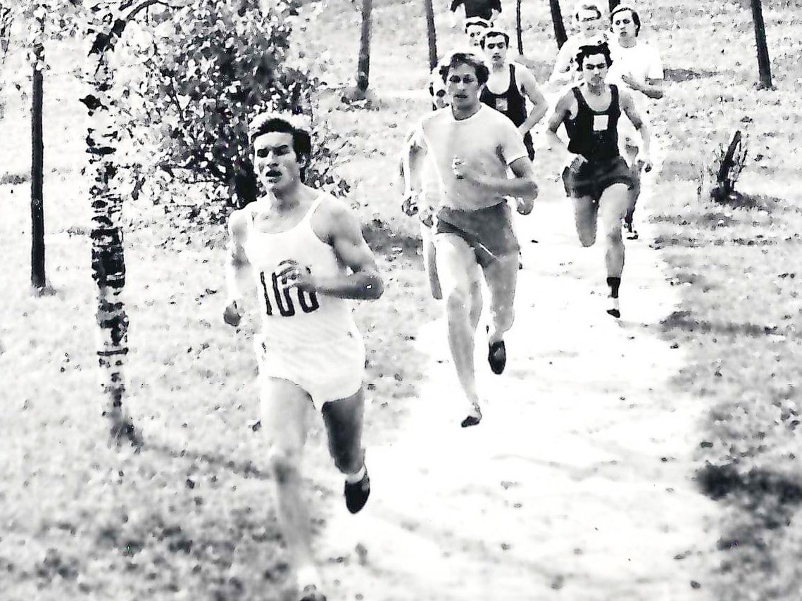 1-г-Горький-победитель-осенней-эстфеты-по-2-группе-1975-2-Выкса-осенний-кросс-1978.jpg