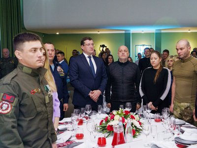 Встреча губернатора и Захара Прилепина с участниками СВО