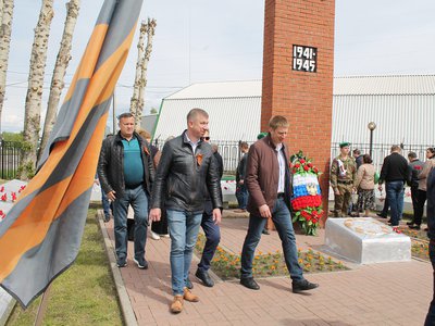 Митинг у памятника погибшим заводчанам 7 мая 2025 года