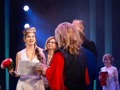Алина Мережанова стала «Бриллиантовой невестой»