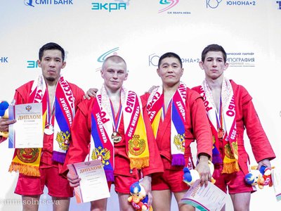 Выксунских самбистов узнают фанаты на всероссийских соревнованиях