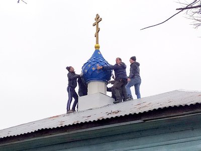 На храм в Борковке установили купол (Выкса, 2020 г.)