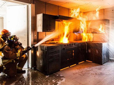 На кухне квартиры четырёхэтажного дома вспыхнул пожар