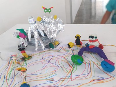 В мастерских VYKSAAIR kids дети познают искусство