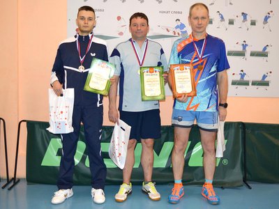 Александр Давыдов одержал победу в турнире по настольному теннису