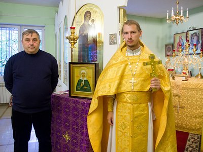 Больничному храму подарили икону блаженной Матроны Московской