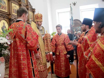 Епископ Варнава поздравил прихожанок епархии с православным женским днём