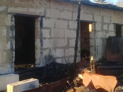 В посёлке Ближне-Песочном сгорел дом (Выкса, 2020 г.)