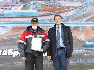 Глеб Никитин вручил награды строителям дороги Неклюдово-Золотово