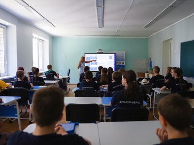 Школьников Нижегородской области зовут в «Лазурный»