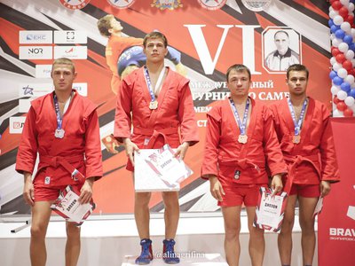 Выксунские самбисты привезли из Кстова четыре медали