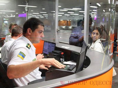 Украина закрыла въезд по паспортам РФ