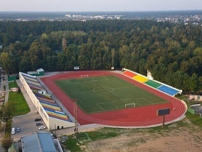 Стадион «Металлург»  родился в один год с городом