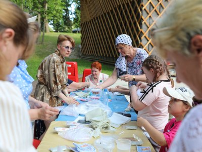 Активно помогаем СВОим