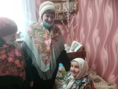 Новый год с подарками встретили 13 ветеранов Борковки
