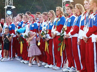 Гимнастки Дина Аверина и Анастасия Максимова удостоены высоких государственных наград