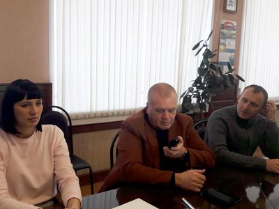 Владимир Кочетков провёл горячую линию по вопросам вывоза ТКО региональным оператором