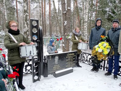 Мемориал Василию Лужину открыли на Северном кладбище (Выкса, 2017 г.)