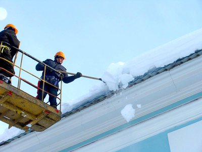 Почти 8 000 проверок качества уборки крыш и придомовых территорий от снега провели сотрудники ГЖИ в феврале