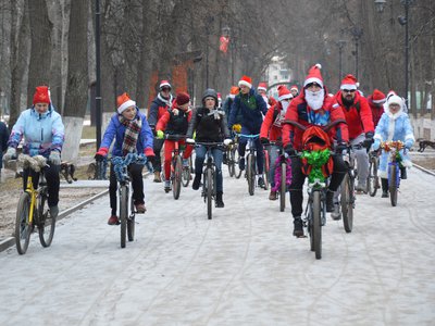Впервые в Выксе прошёл велозабег Дедов Морозов (Выкса, 2019 г.)