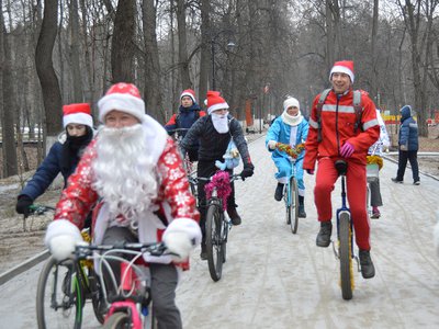 Впервые в Выксе прошёл велозабег Дедов Морозов (Выкса, 2019 г.)