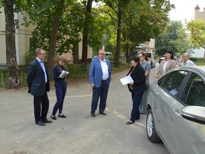 Владимир Кочетков встретился с жителями дома №28 на улице Красные Зори