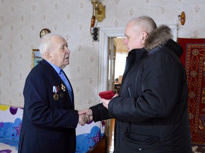 В Выксе ветеранам начали вручать юбилейные медали в честь 75-летия Победы