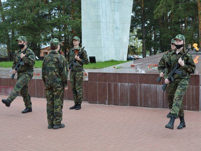 Вахта Памяти на площади Октябрьской революции