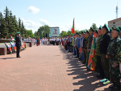 На площади Октябрьской революции 28 мая прошёл митинг в честь Дня пограничника