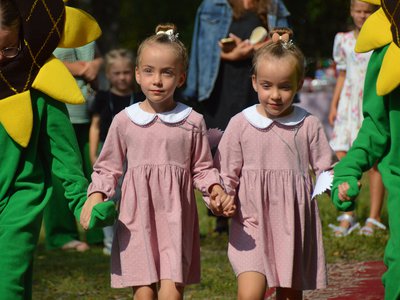 Двое из ларца, одинаковых с лица