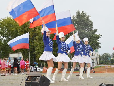 В Выксе отметили День флага России