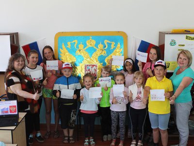 В Шиморском дети сделали рисунки о России