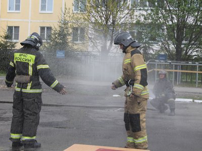 Пожарные пригласили на день открытых дверей