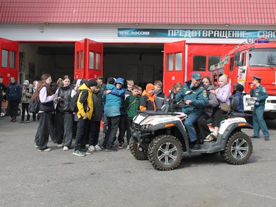Пожарные пригласили на день открытых дверей